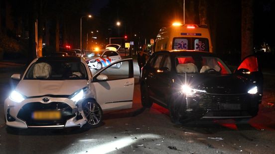 Vrouw zwaargewond na val van fiets | Schade bij botsing in IJsselstein. Vrouw zwaargewond na val van fiets | Schade bij botsing in IJsselstein.