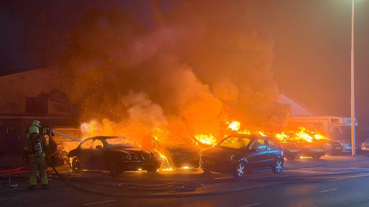 Man die mogelijk brandstichtte bij autobedrijf in Leeuwarden was ontevreden klant: 