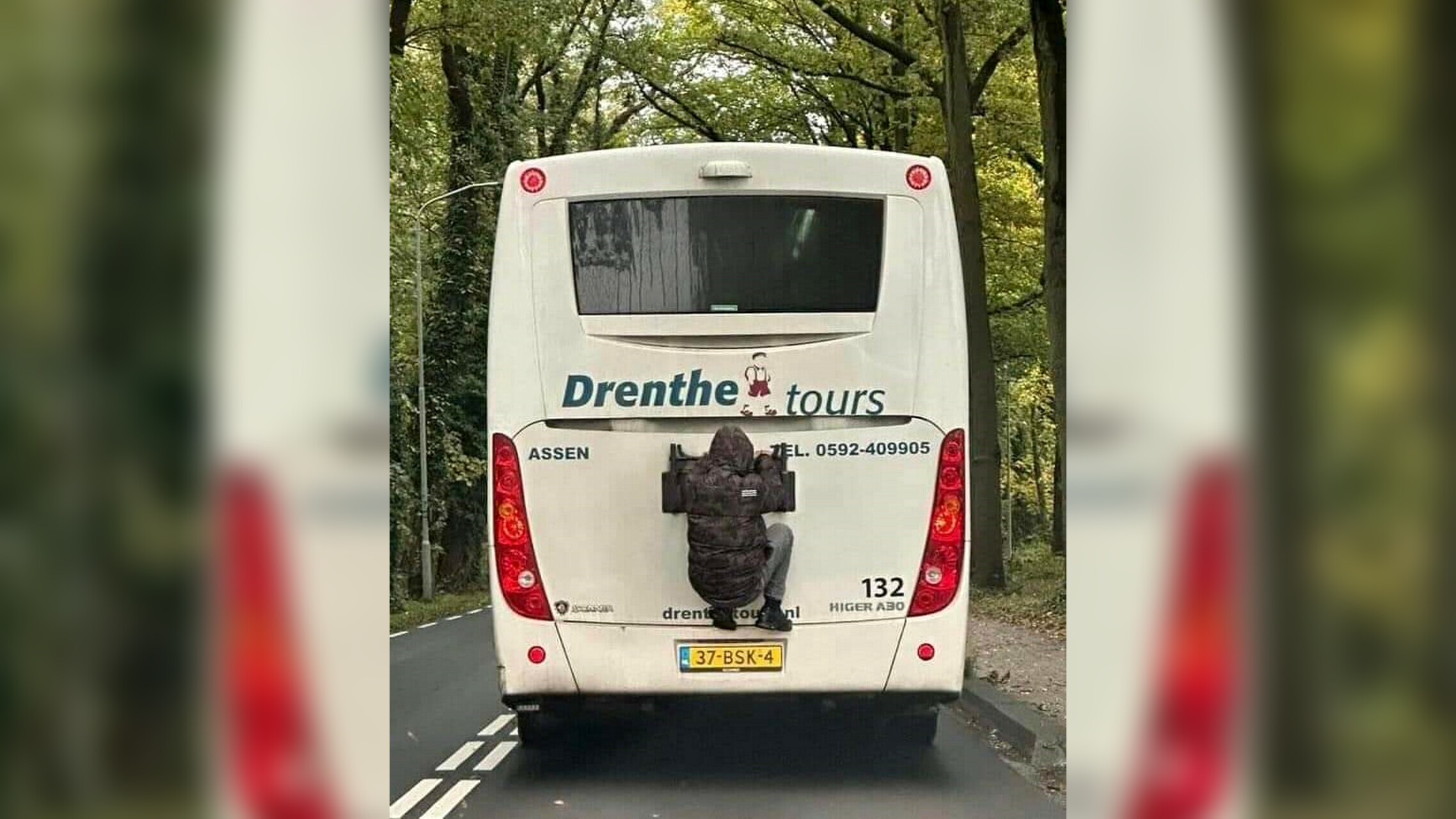 'Bus Hangers' Hitch A Ride On The Emmen-Ter Apel Shuttle Line: 'Look ...