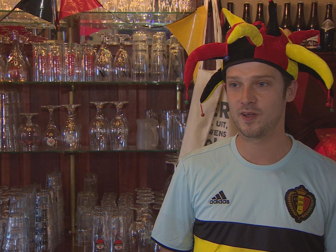 'We voorzien de Hollandse bitterballen van Belgische vlaggetjes'