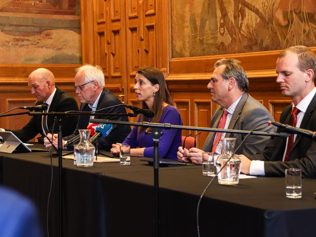 De vier betrokken gemeenten geven een persconferentie over de PFAS-uitspraak