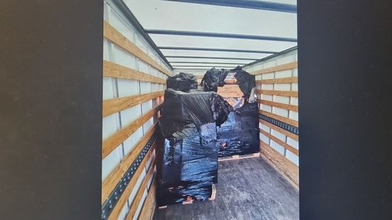 Pallets vol illegaal vuurwerk in bestelbusje