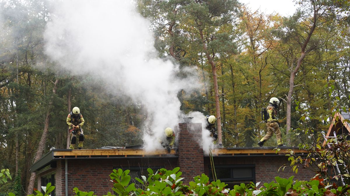 112 Nieuws: Brand in bungalow Heino | Hoogspanningskabel losgeschoten in Kampen