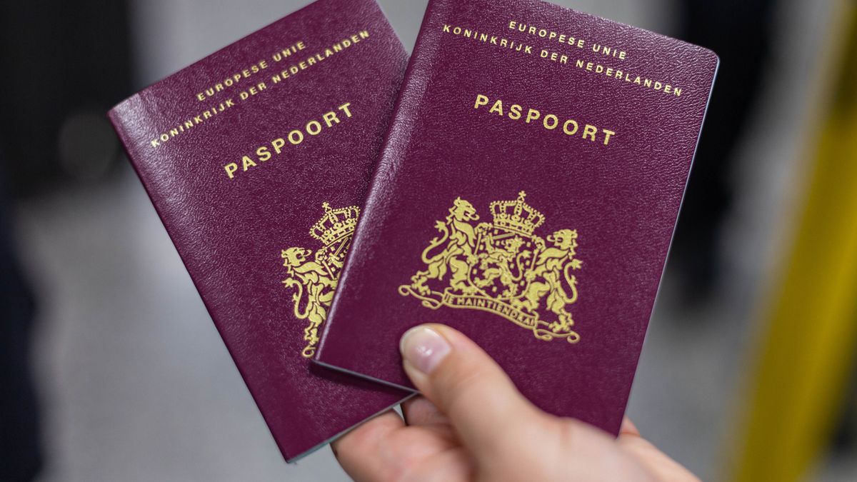 Paspoortstress voor Limburgers over de grens: maanden wachten op nieuw reisdocument