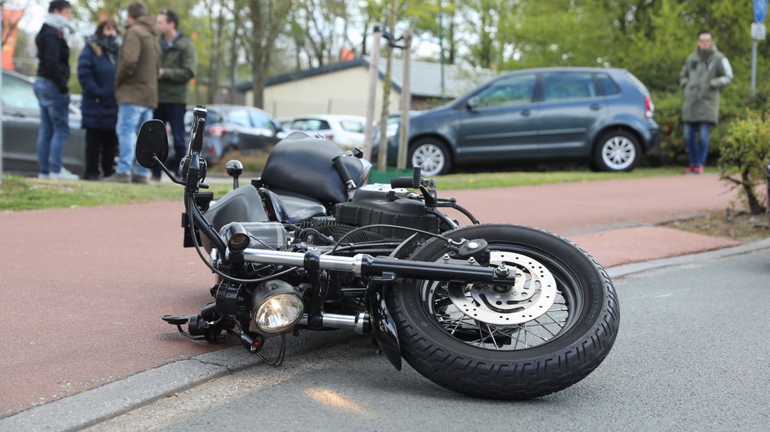 De motorrijder kwam omstreeks 12.20 uur ten val.