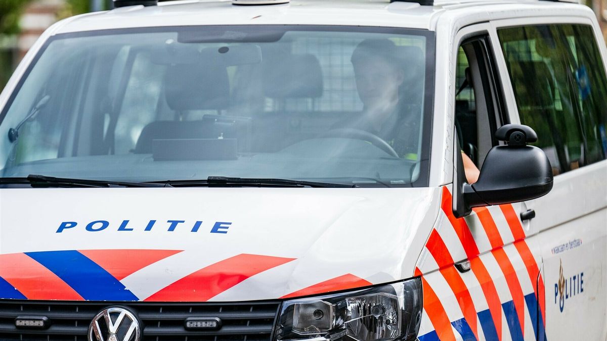 Politie: scholieren bekogelen agenten met vuurwerk en eieren