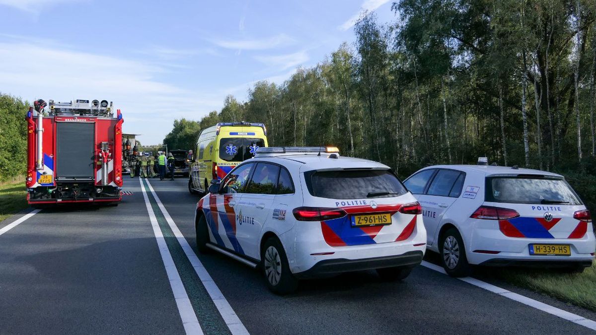 Aanrijding op N35 bij Enschede, weg in beide richtingen afgesloten
