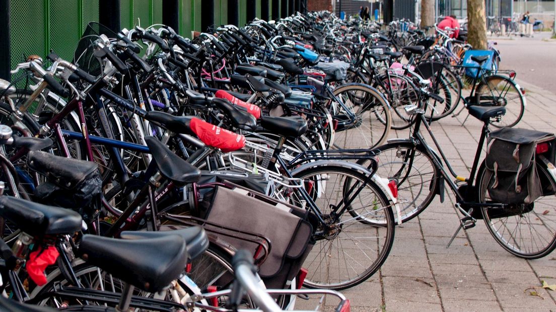 Fietsen kunnen vanaf vrijdag in de fietsflat geparkeerd worden