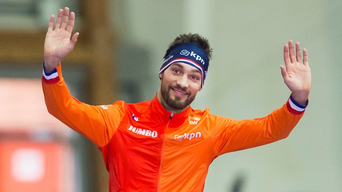 Kjeld Nuis wint de 1000 meter in Erfurt