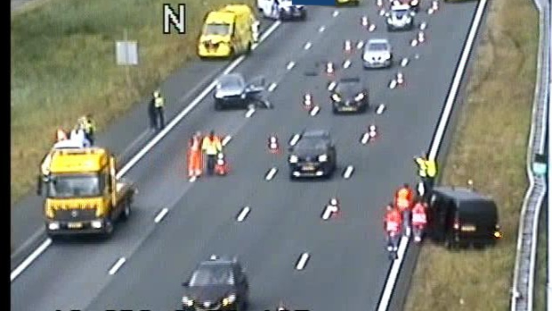 3 rijstroken dicht na ongeluk met meerdere voertuigen op A27
