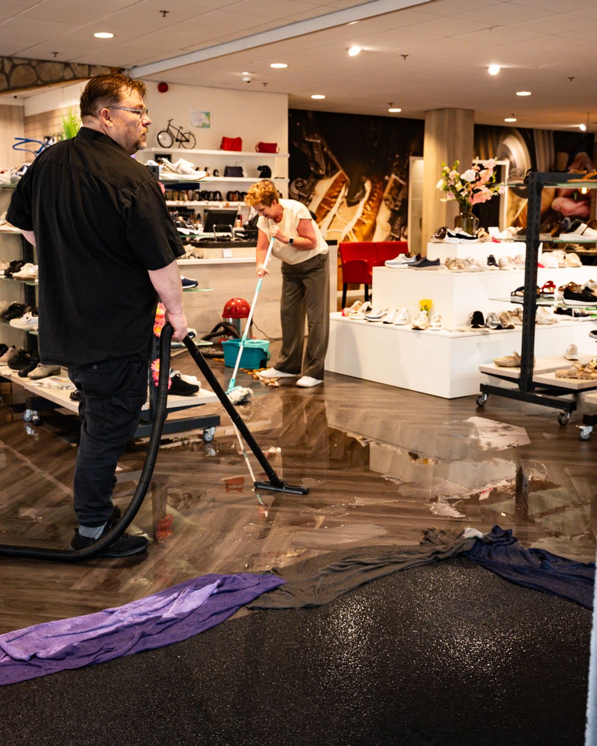Wateroverlast In Winkelcentrum Werd Veroorzaakt Door Explosie Mogelijk Wateroverlast In Winkelcentrum Werd Veroorzaakt Door Explosie Mogelijk
