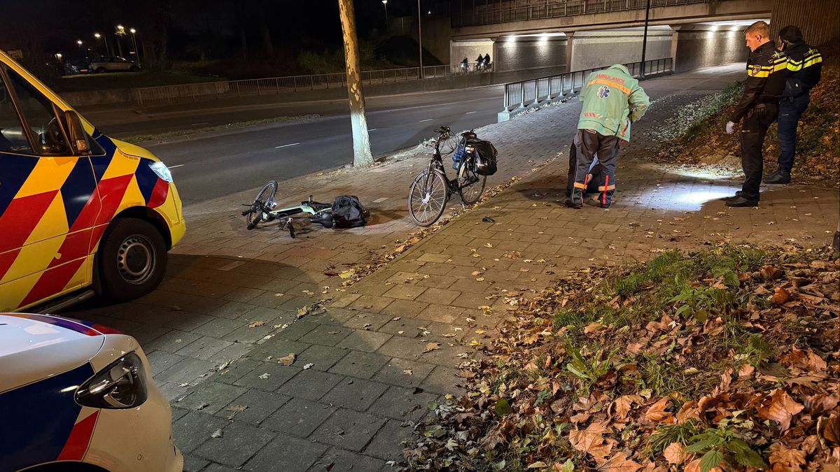 Fietsers botsen op elkaar in Deventer