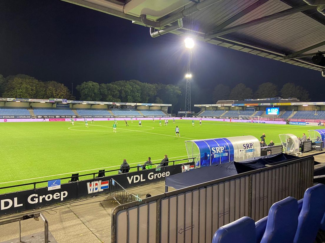 FC Eindhoven-Excelsior in een leeg Jan Louwers Stadion