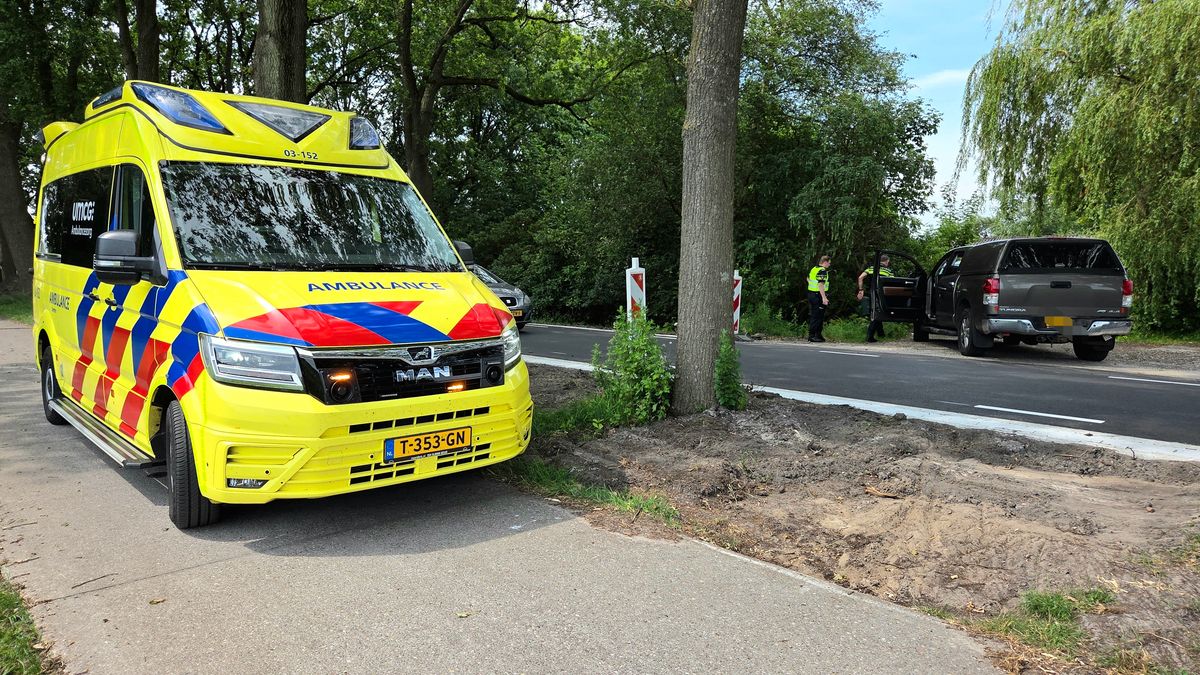 Auto's botsen in Hollandscheveld, bestuurder gewond