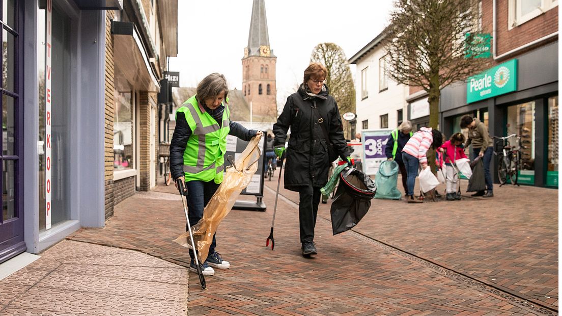 Opschoondag in Baarn.