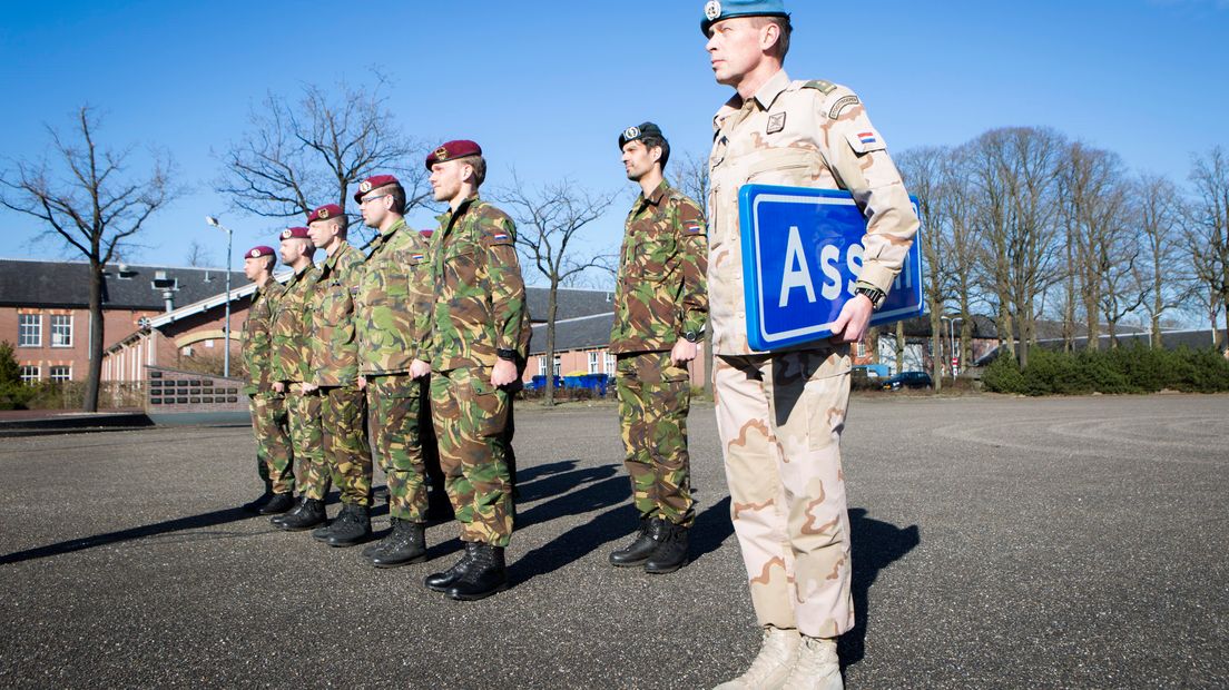 Militairen die worden uitgezonden (Rechten: Sectie Communicatie Luchtmobiel)