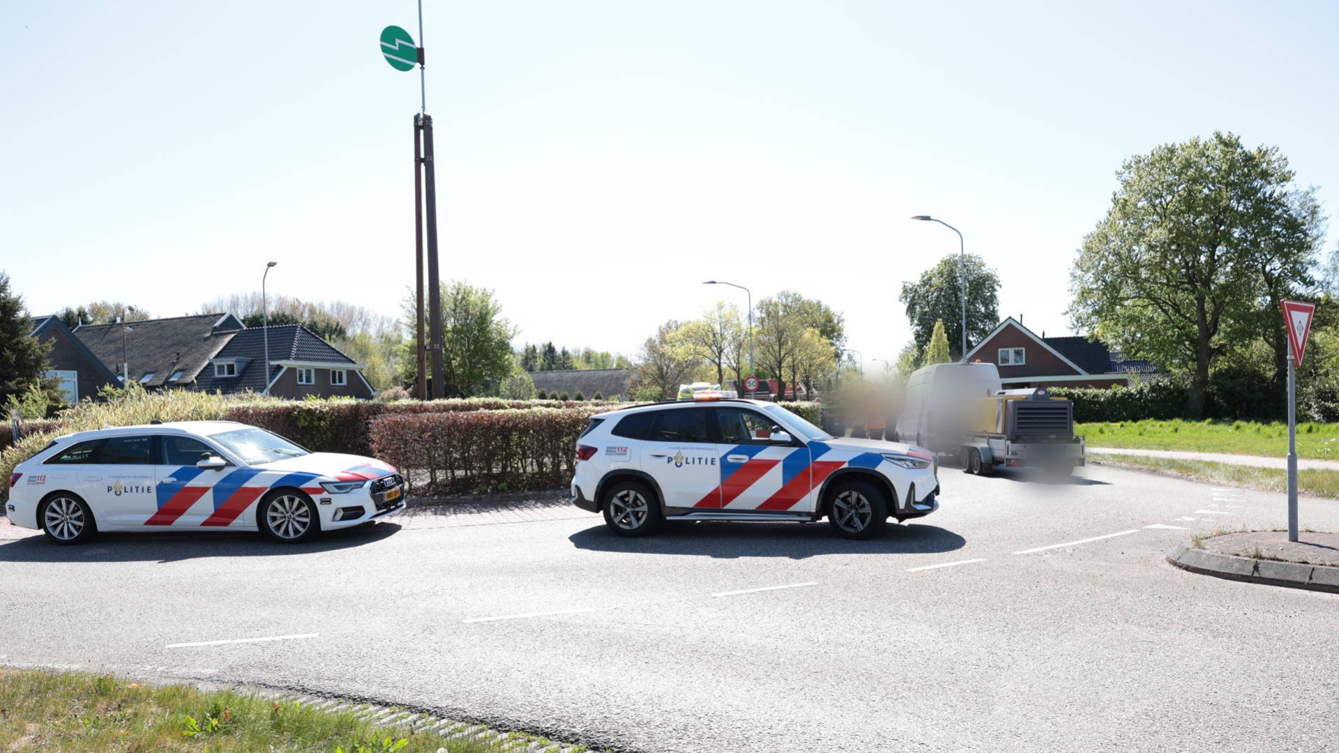 112-nieuws: Scooter en busje botsen in Eelderwolde