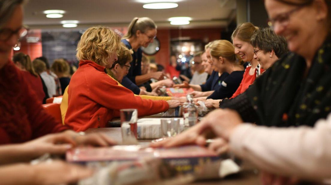 De voorrondes voor het NK Legpuzzelen in Ruinen (Rechten: Persbureau Meter)