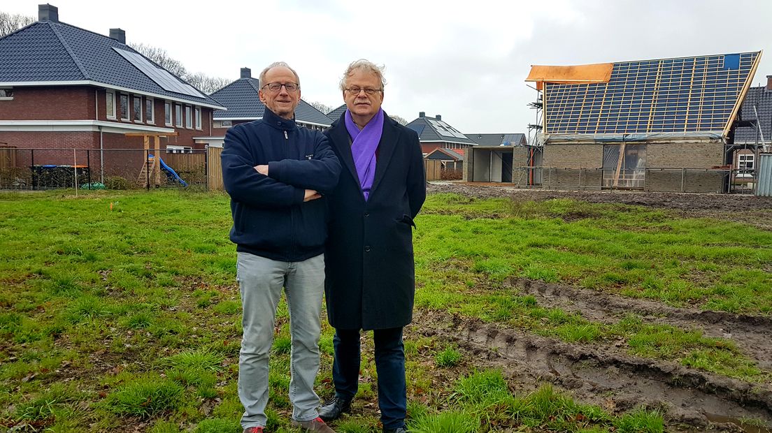 Walt Sep (Links) en Henk Vrijhof strijden voor een Duurzaam Ruinen (Rechten: Jasmijn Wijnbergen/RTV Drenthe)