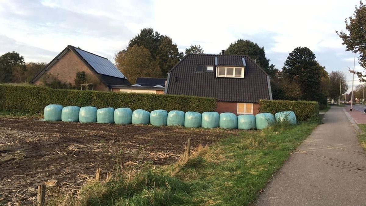 Balen moeten huis beschermen tegen crashende auto's