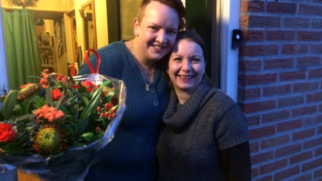 Vorig jaar kreeg mantelzorger Elly Loskamp (Hengelo) een bloemetje omdat ze altijd klaarstaat voor haar buurmeisje