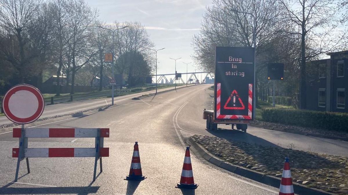 Brug Sas van Gent in storing 'Hopelijk maandag gemaakt' Omroep Zeeland Brug Sas van Gent in storing 'Hopelijk maandag gemaakt' Omroep Zeeland