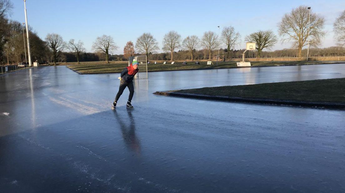 In Noordlaren wordt geschaatst, maar geen marathon (Rechten: RTV Drenthe / Erwin Kikkers)