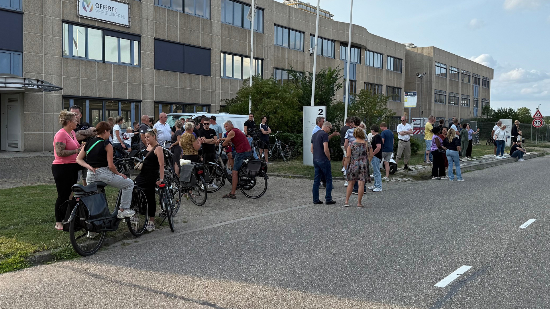 300 mensen bij asielavond Vianen, veiligheid grootste zorg