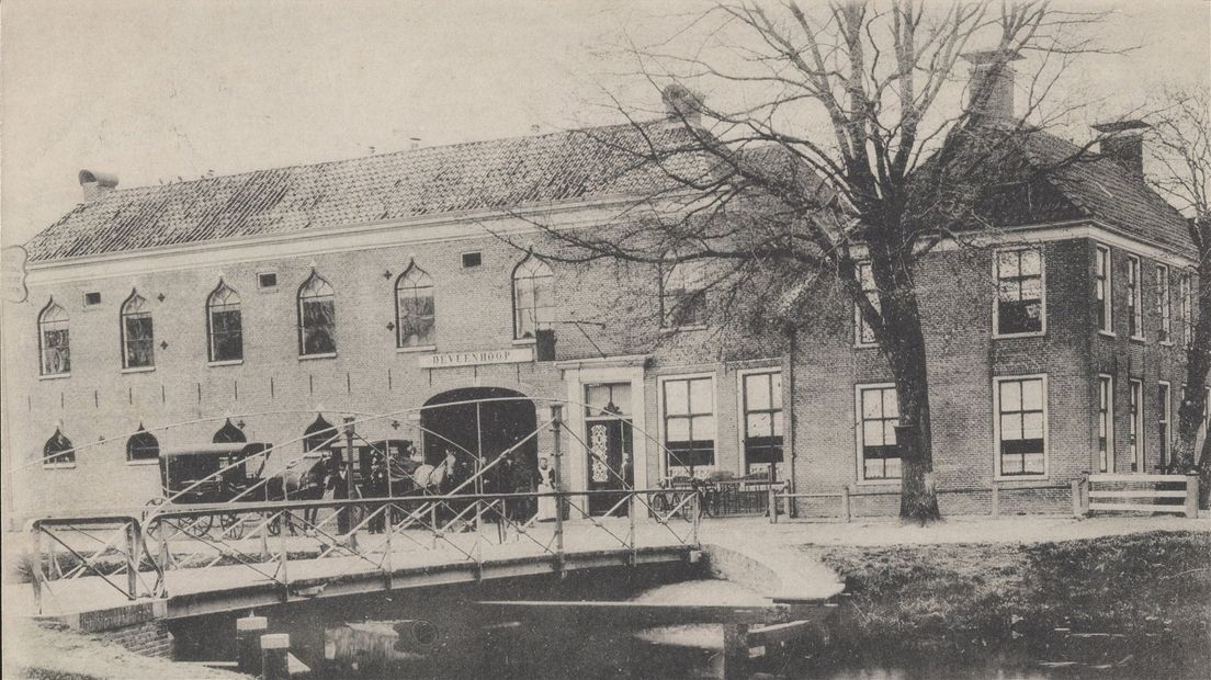 Hotel De Veenhoop toen het gemeentehuis daar ook zat