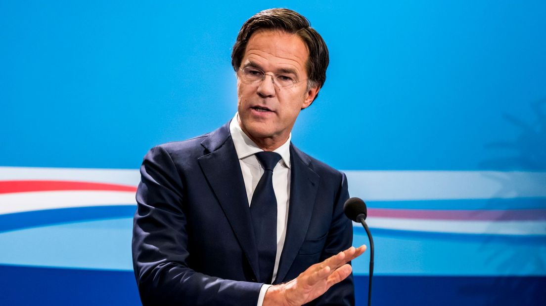 De persconferentie van Mark Rutte wordt uitgezonden op TV Drenthe (Rechten: ANP/Lex van Lieshout)