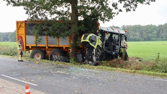 Ernstig ongeval met landbouwvoertuig bij Oud Ootmarsum. Ernstig ongeval met landbouwvoertuig bij Oud Ootmarsum.