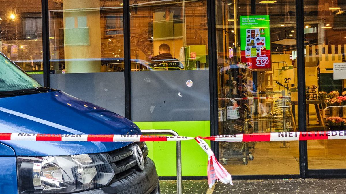 Politieonderzoek in supermarkt in Enschede, voorwerp gevonden en veiliggesteld