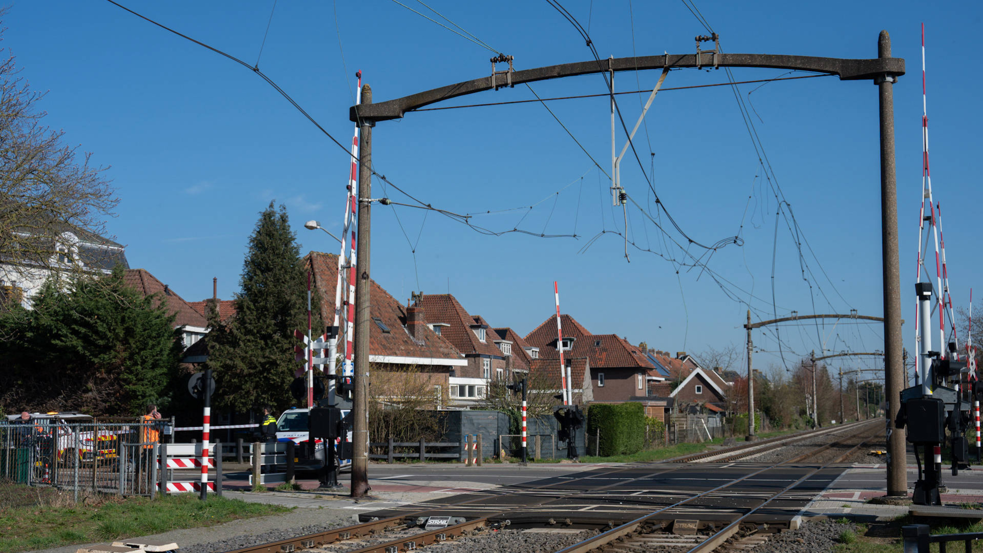 De bovenleiding is kapotgegaan.