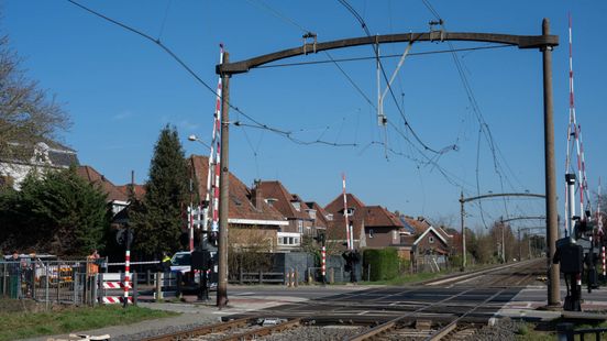 Bijna hele dag geen treinen meer tussen Dordrecht en Roosendaal door verwoeste bovenleiding