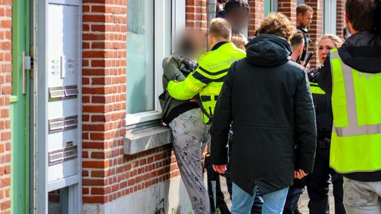 Vrouw aangereden op zebrapad | Aanvaring binnenvaartschepen bij Dordrecht en Papendrecht. Vrouw aangereden op zebrapad | Aanvaring binnenvaartschepen bij Dordrecht en Papendrecht.