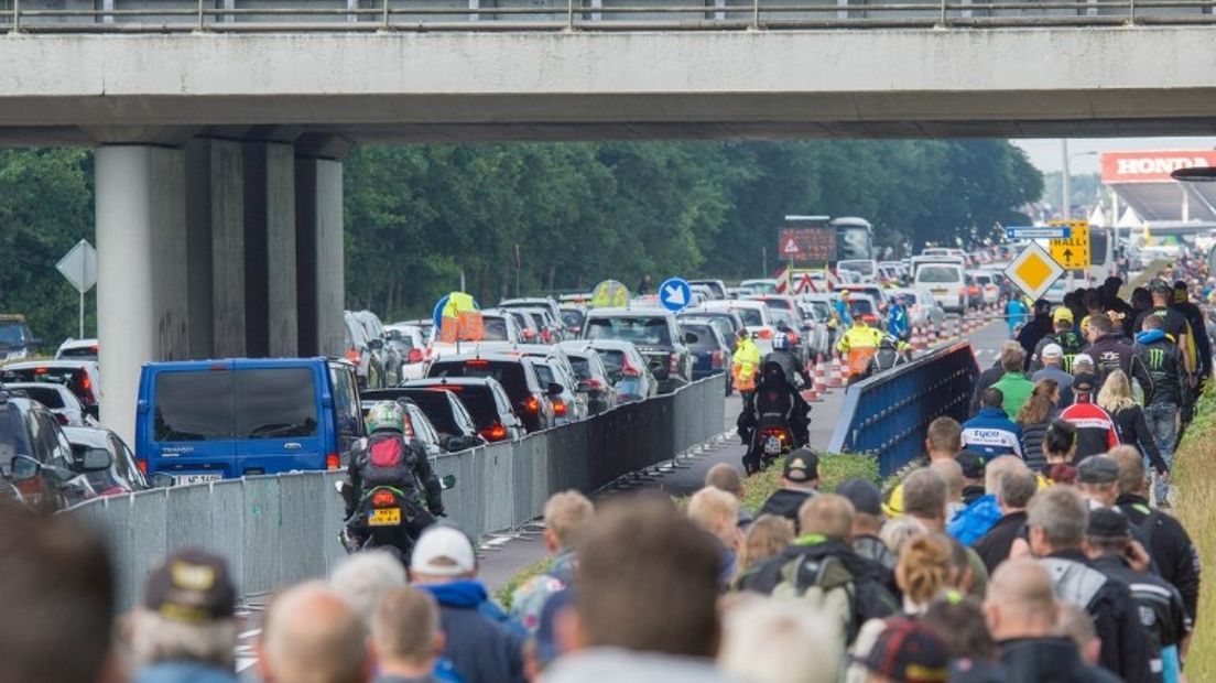 Druk TT-verkeer (foto RTV Drenthe/Kim Stellingwerf)