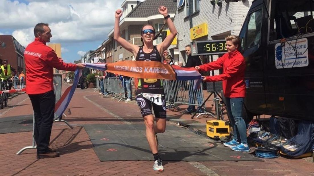 Shirin van Anrooij won het Nederlands kampioenschap duathlon