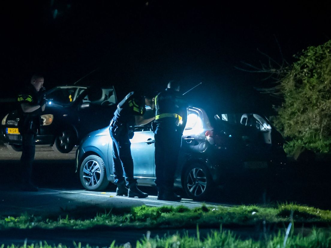 Auto's beschoten op de Maeterlinckweg in Rotterdam