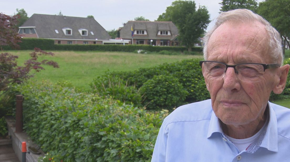 Andries Strijker, buurman van nieuwbouw hotel de Harmonie in Giethoorn