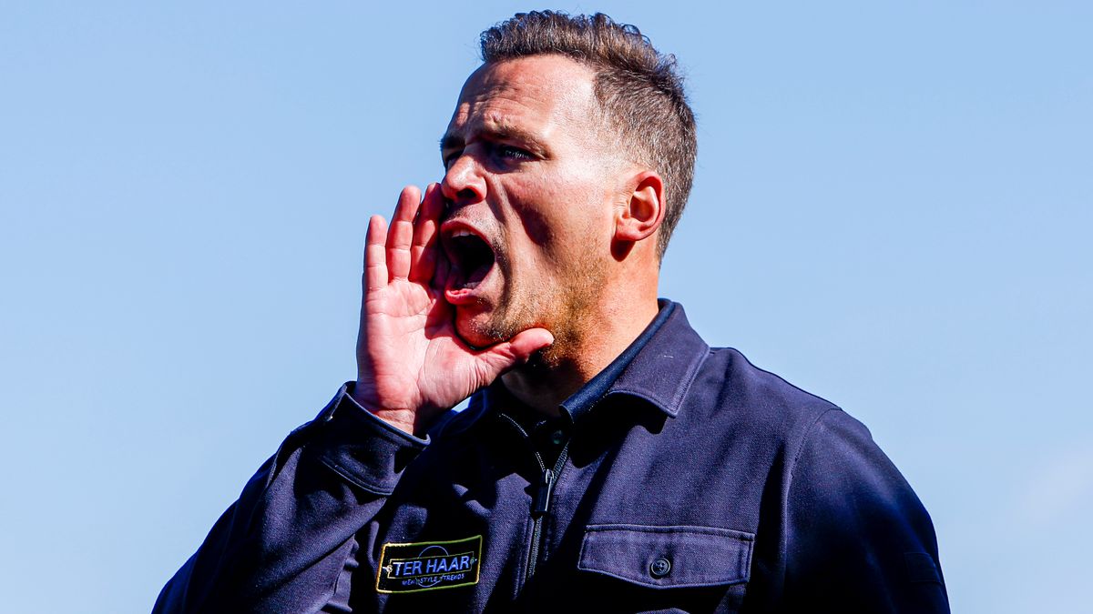 Verrassing in Vriezenveen: Jos van der Veen moet DETO in de Vierde Divisie houden