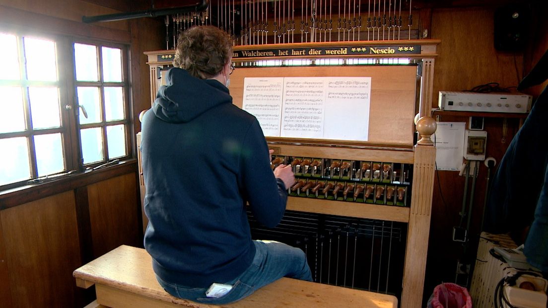 Roller Coaster wordt gespeeld op het carillon van de Lange Jan.