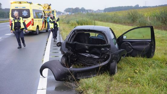 112 Nieuws: Forse kop-staartbotsing op N35 bij Wijthmen | Autos in de kreukels na botsing Heemserveen. 112 Nieuws: Forse kop-staartbotsing op N35 bij Wijthmen | Autos in de kreukels na botsing Heemserveen.