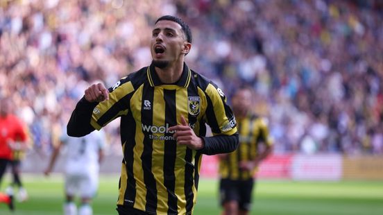 Vitesse speelt dankzij topscorer Bannis gelijk tegen NAC