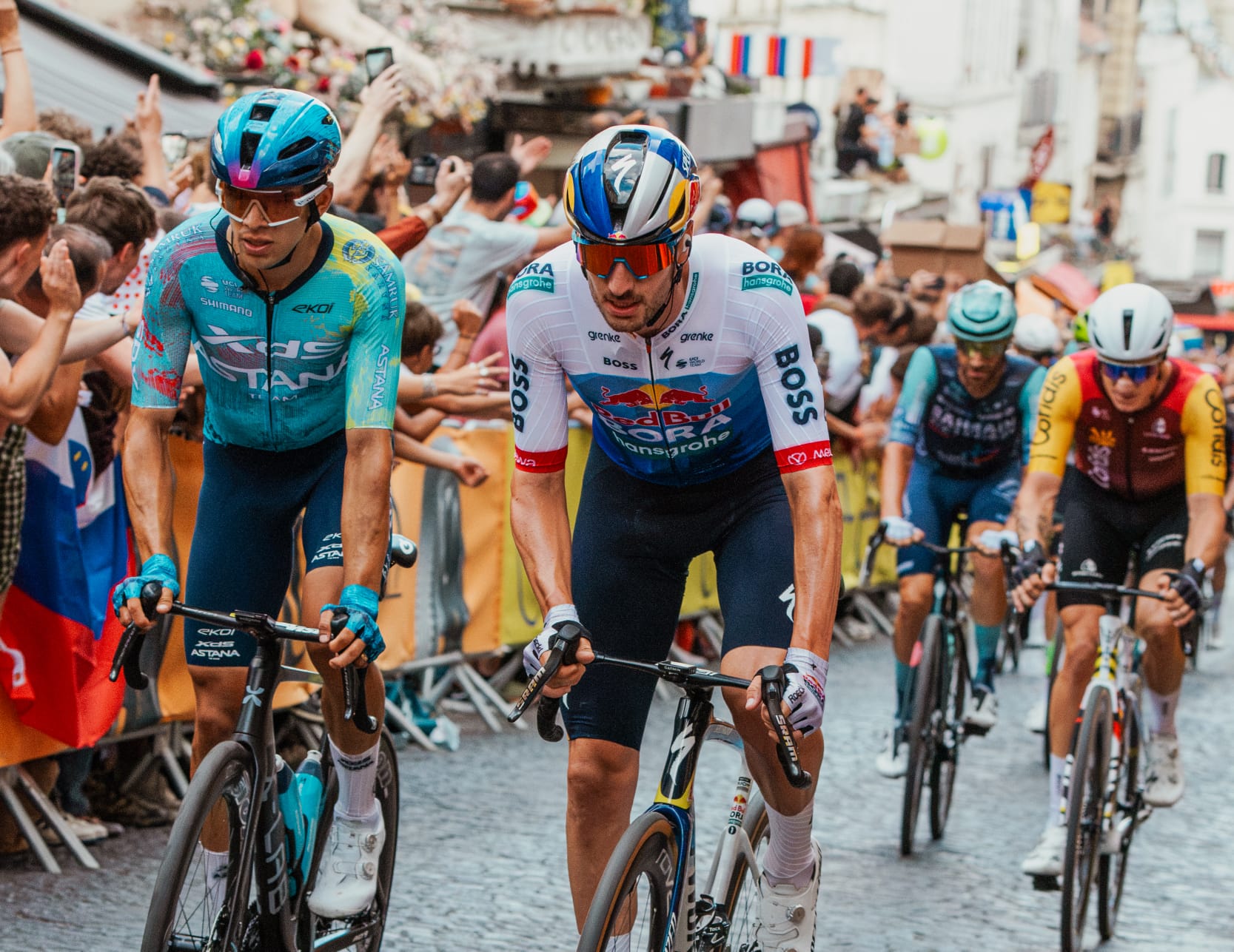 Van Dijke helemaal uitgeput terug thuis: 'Met de Tour De France ben ik een hele vette ervaring rijker'