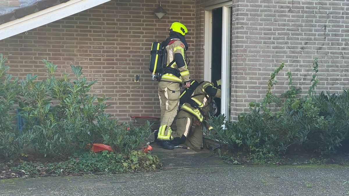 112 Nieuws: Aanrijding tussen twee auto's in Dedemsvaart | Wegafsluiting om lekkende dieseltank