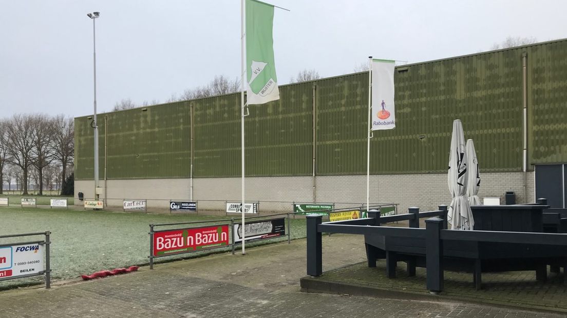 Wijster wil 288 zonnepanelen op de sporthal, zodat het hele sportpark zelfvoorzienend wordt (Rechten: Serge Vinkenvleugel/RTV Drenthe)