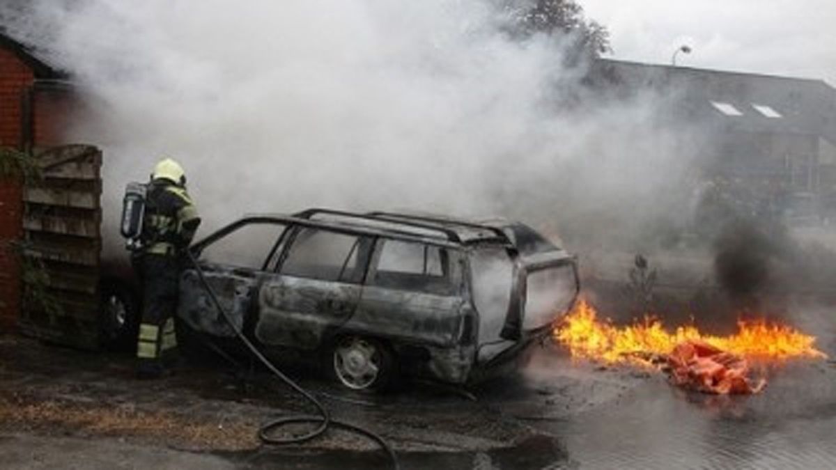 Eis: celstraf voor in brand steken auto's Slochteren