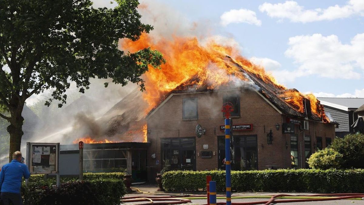 Brand legt horecapand in Lierderholthuis in de as