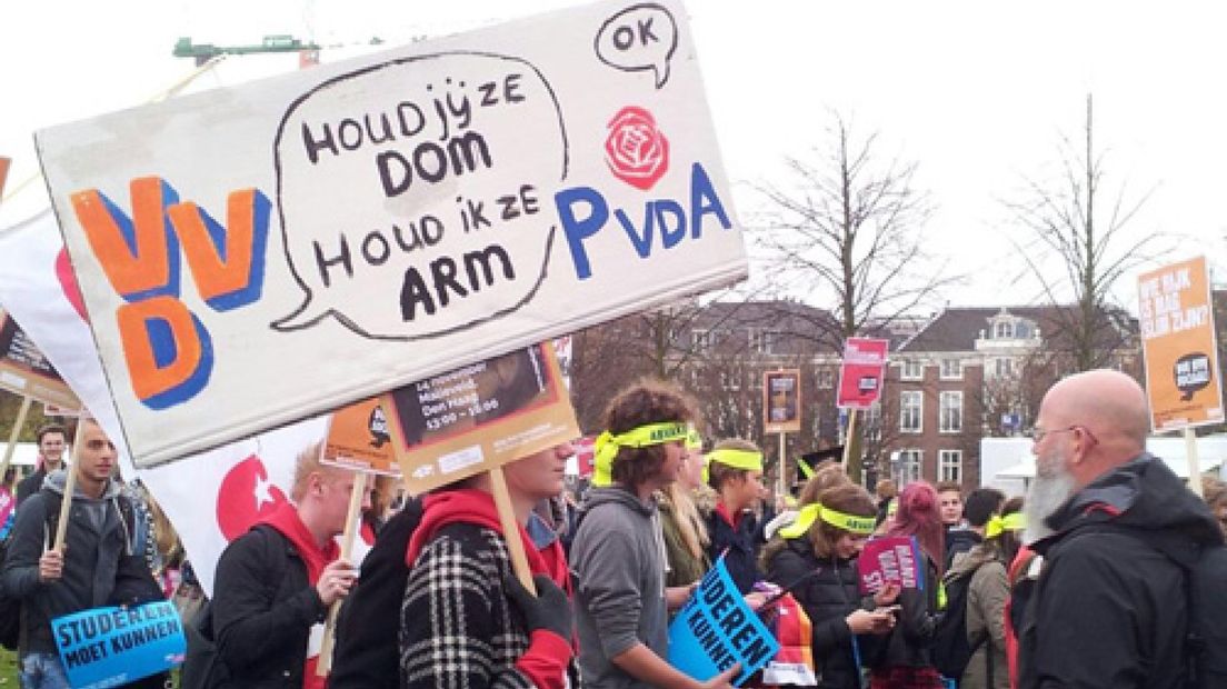 Studenten protesteren tegen leenstelsel