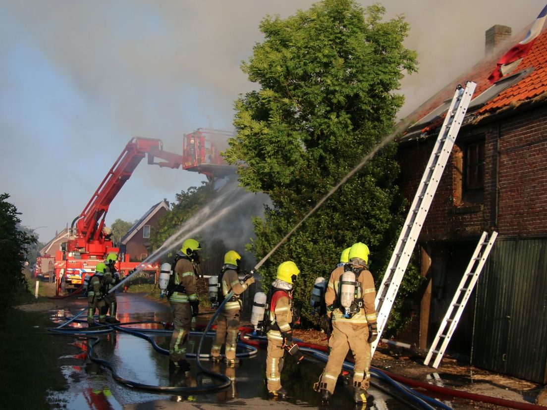 De brandweer wist de schuur te redden